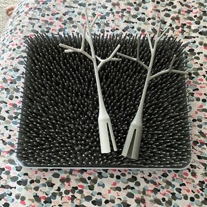 Boon Gray & White Drying Grass with 2 twigs